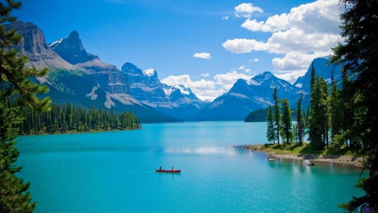 Maligne Lake